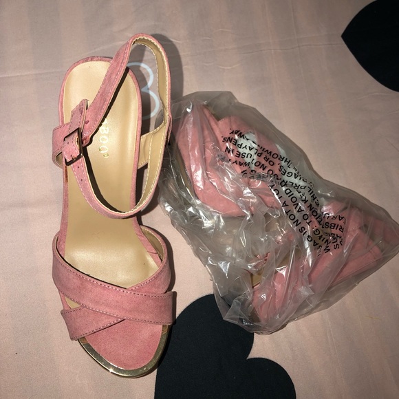 Heels - Picture 3 of 3